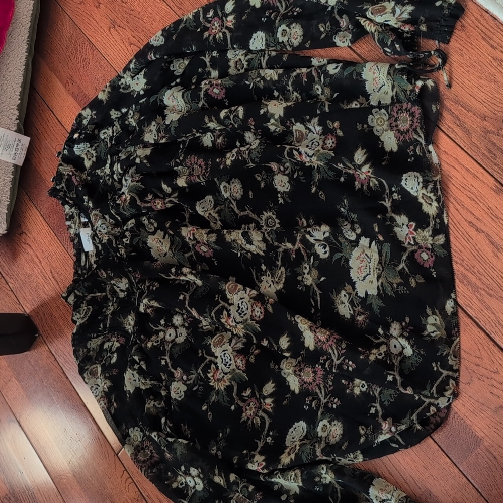 PRICE DROP! Wilfred Lourdes Blouse Floral